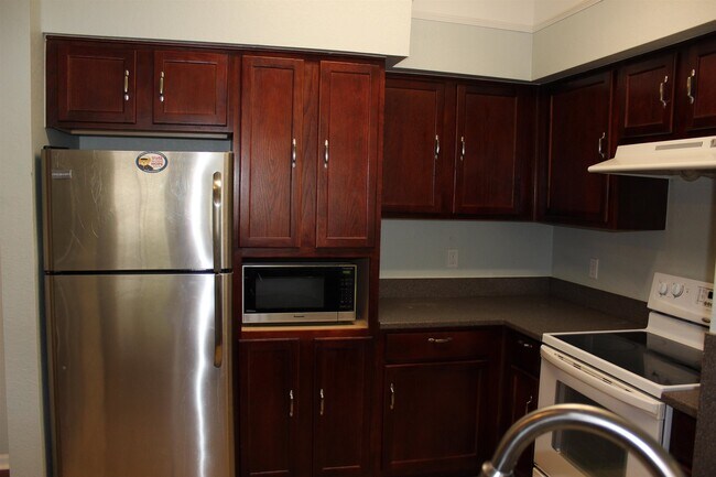 Building Photo - 2801 Chancellorsville Dr