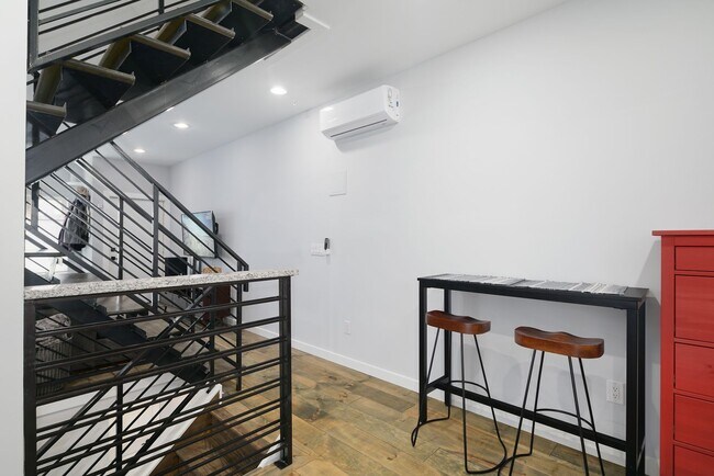 Building Photo - Four Bed Olde Kensington/Fishtown Home