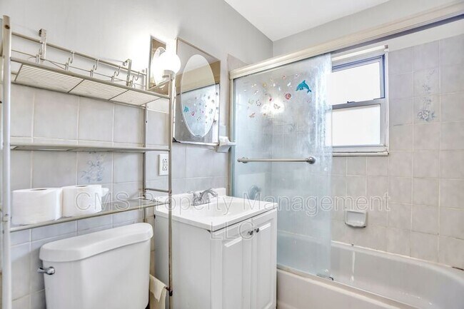 Building Photo - 55 Gill Ln