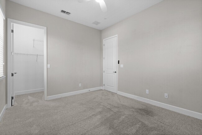 Building Photo - Move In Ready End Unit Townhome in Laureate Park | 3 Bed | Tesla Charger