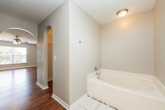 Building Photo - 1336 Dragon Head Dr