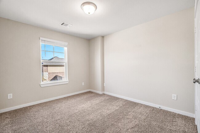 Building Photo - 17925 Canopy Trce Ct
