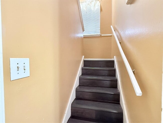 Building Photo - 2641 Santa Barbara Dr