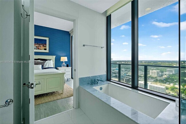 Building Photo - 480 NE 31st St