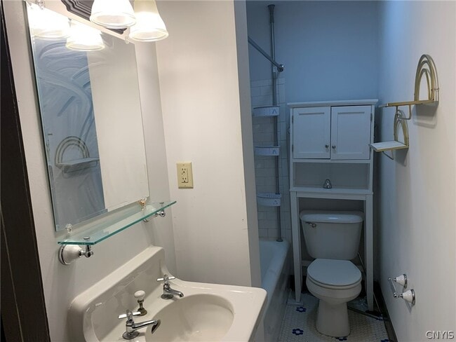 Building Photo - 129 W Fayette St