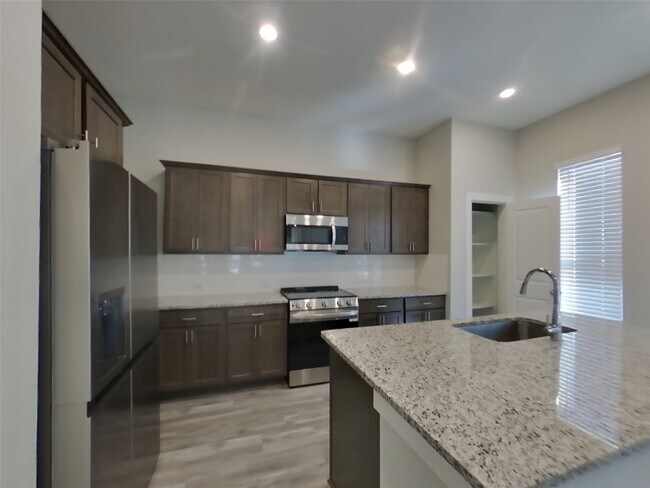 Building Photo - 4918 San Fabiano Ct