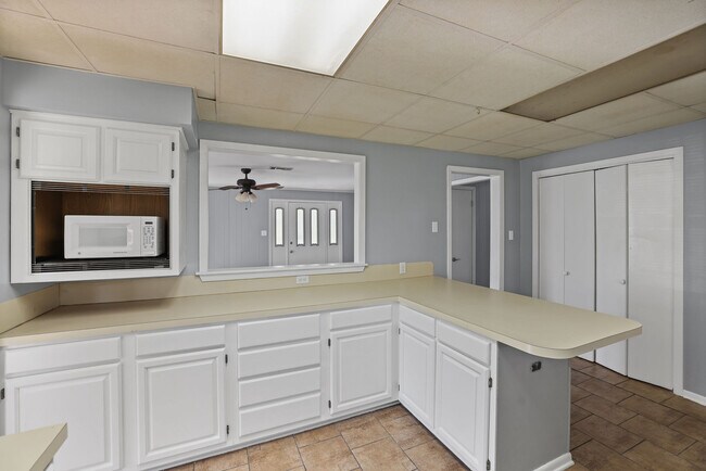 Building Photo - 380 Barringer Dr