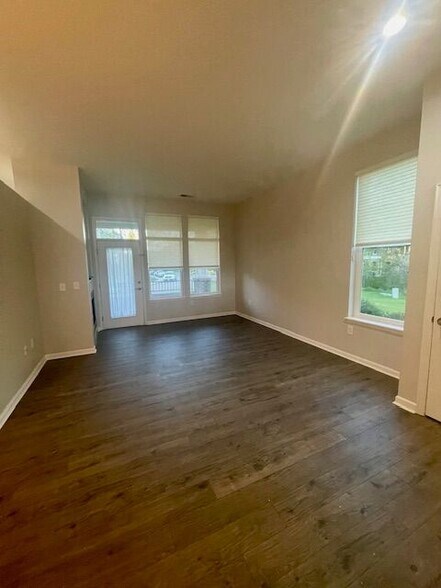 Building Photo - 2860 W Riverwalk Cir
