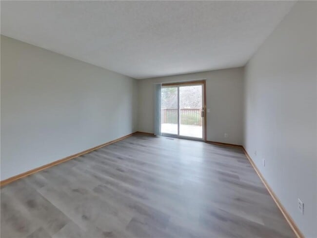 Building Photo - 4350 Thornhill Ln