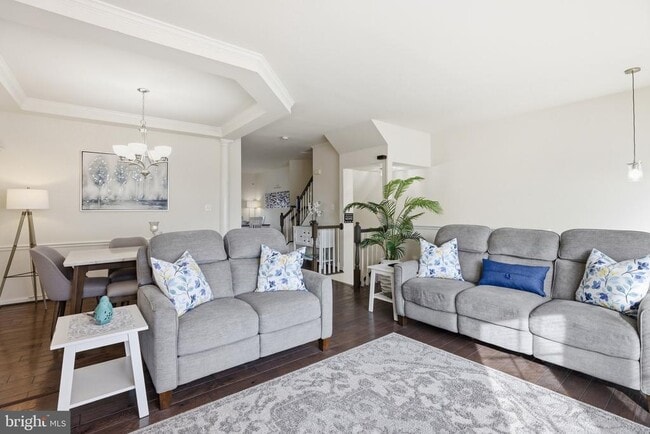 Building Photo - 18525 Sierra Springs Square