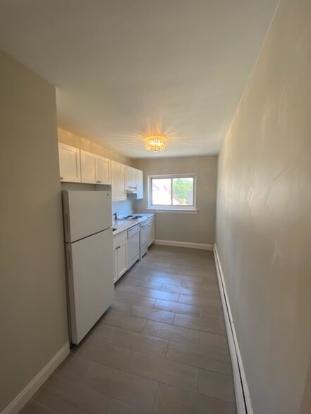 Primary Photo - 61 Selkirk Rd