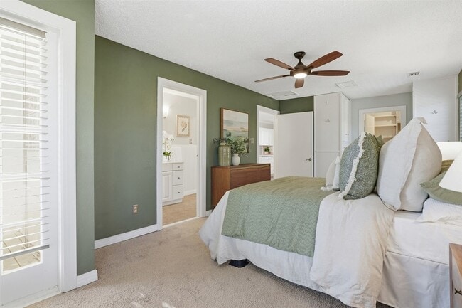 Building Photo - 818 Cedar Rd