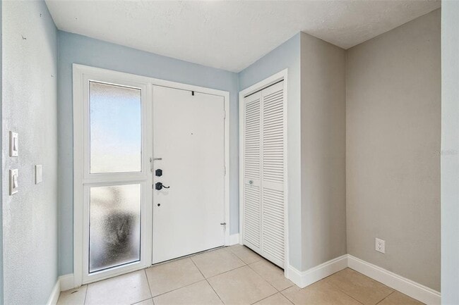 Building Photo - 5050 Porpoise Pl