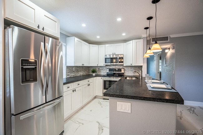 Building Photo - 244 Normandy Ln