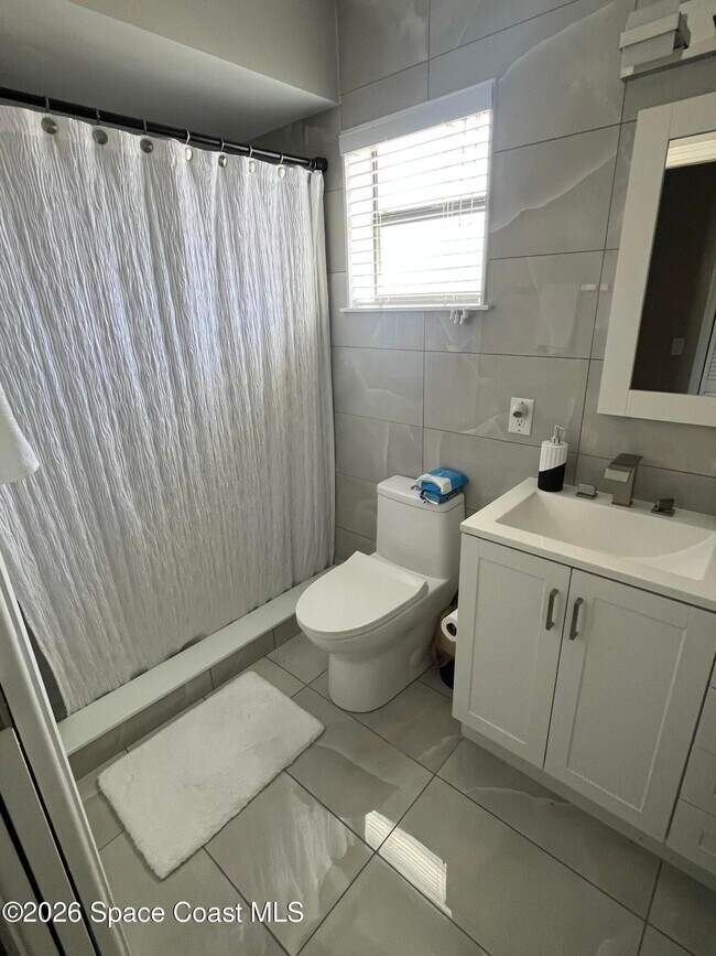 Building Photo - 190 Seawind Dr