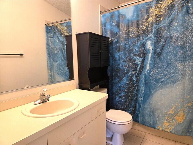 Building Photo - 739 Heathrow Ave