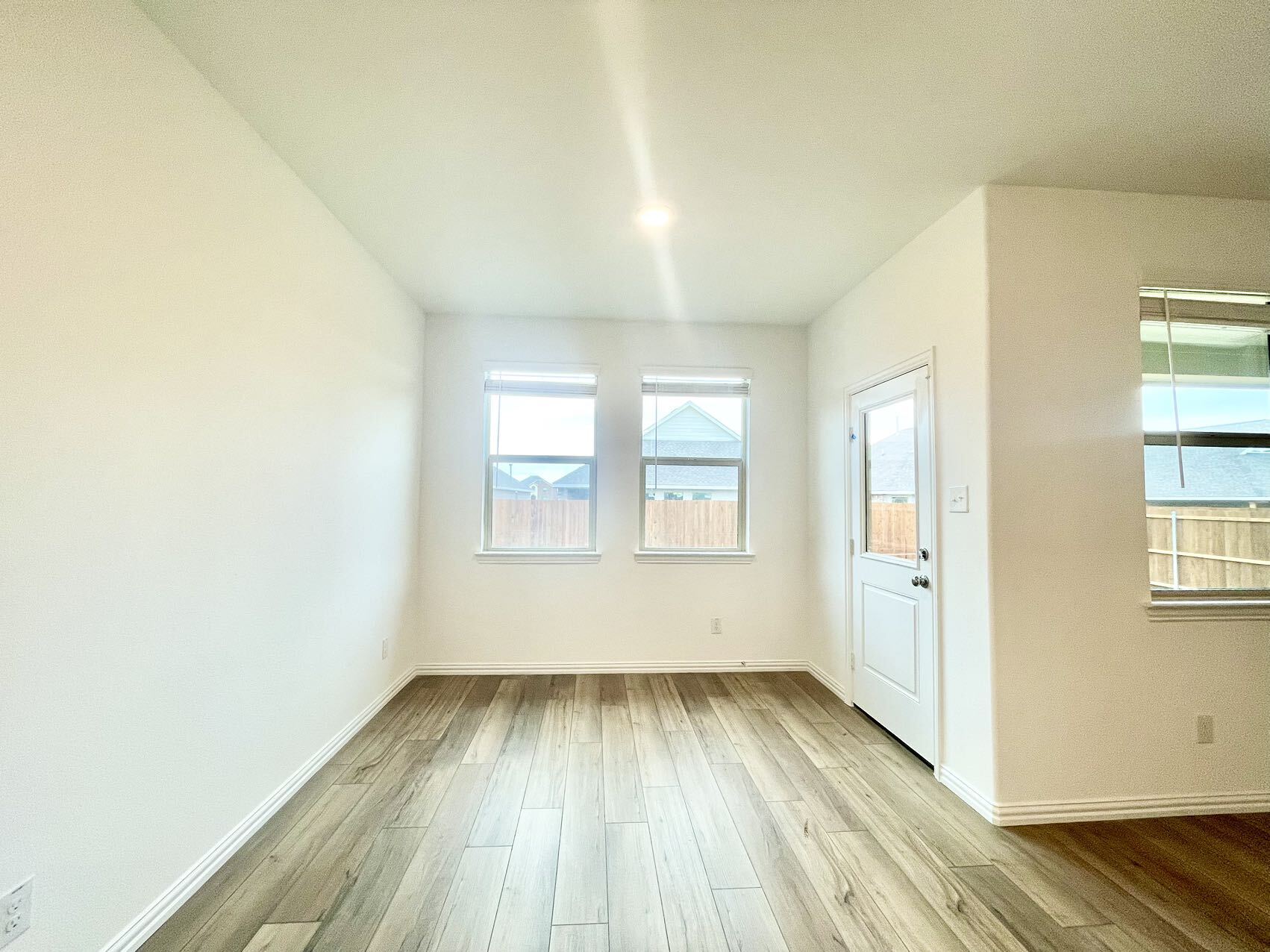 Building Photo - 1217 Sassafras Dr