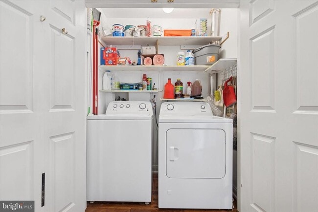 Building Photo - 246 Fitzwater St