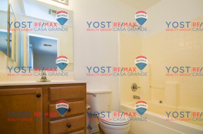 Building Photo - Charming home in SK Ranch!