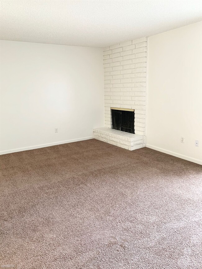 Building Photo - 2 br, 1.5 bath  - WestPark Apartment Homes