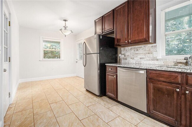 Building Photo - 1686 Derrill Dr