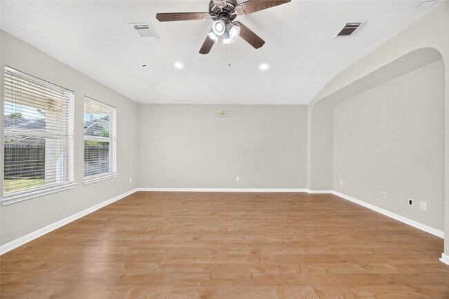 Building Photo - 18211 Doral Rock Ct