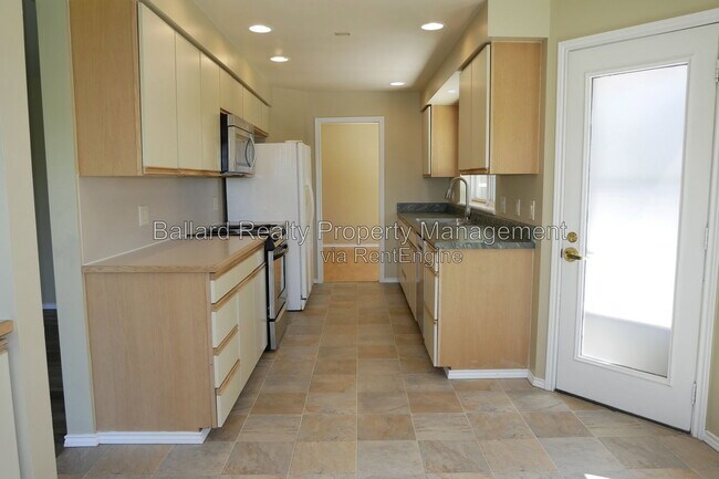 Building Photo - 1737 NW 64th St