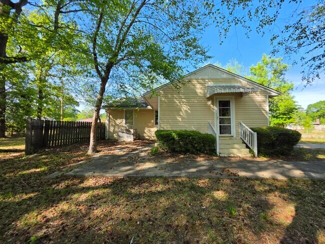 Building Photo - 232 Pinckney St