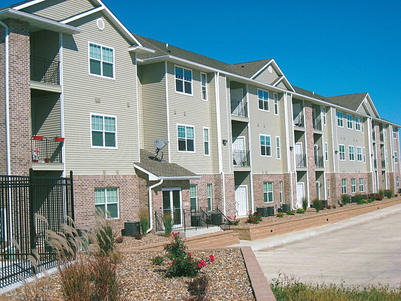 Tradition Apartments 905 SW 28th Ankeny IA 50023 Apartment Finder