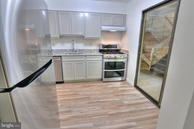 Building Photo - 1580 Moorings Dr