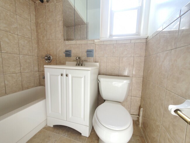Unit 2 - 75 Grace St