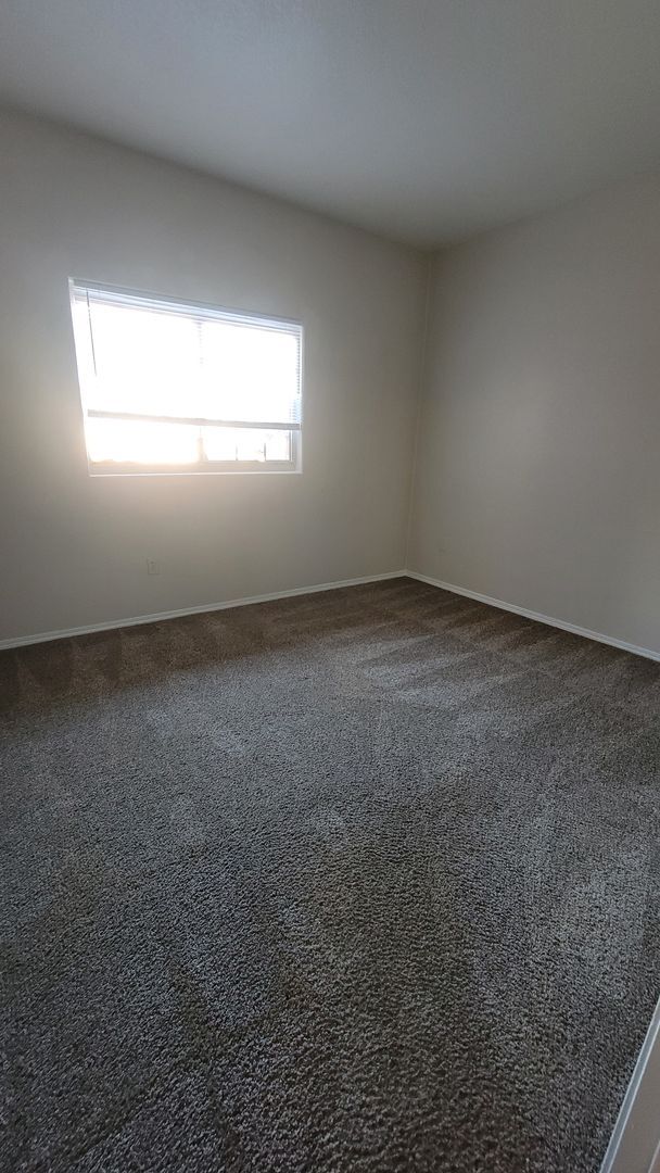 Building Photo - 4730 E Craig Rd