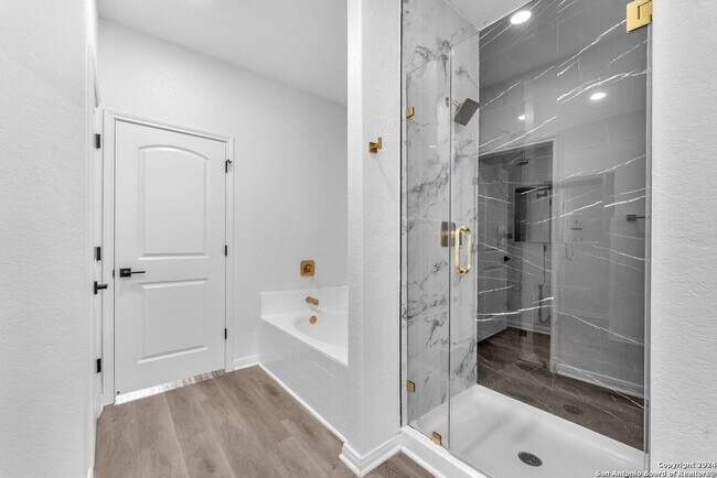 Building Photo - 8030 Bluewater Cove