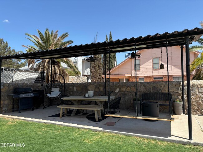 Building Photo - 4705 Loma Grande Dr