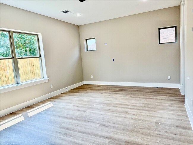 Building Photo - 2519 LIGURIA LN Ct