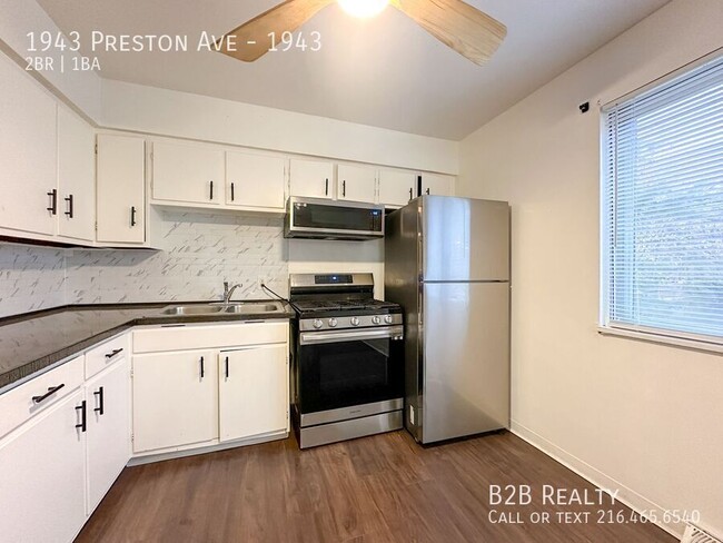 Building Photo - Charming 2-Bedroom Rental with Ample Storage