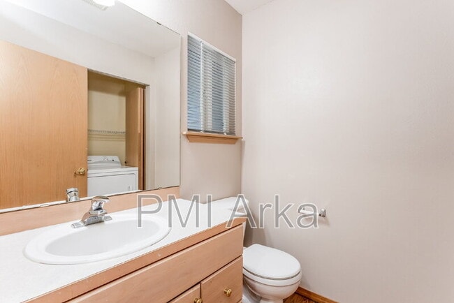Building Photo - 10522 SE 264th St