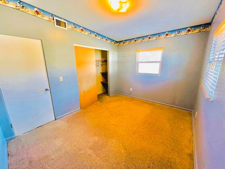 Room 3 - 1817 Demastus Ln