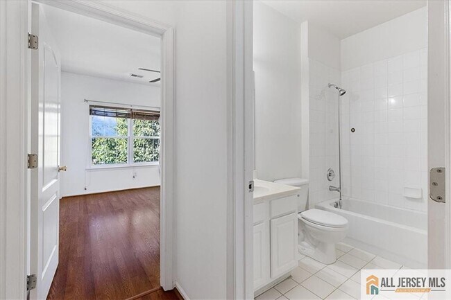 Building Photo - 932 Del Negro Ct