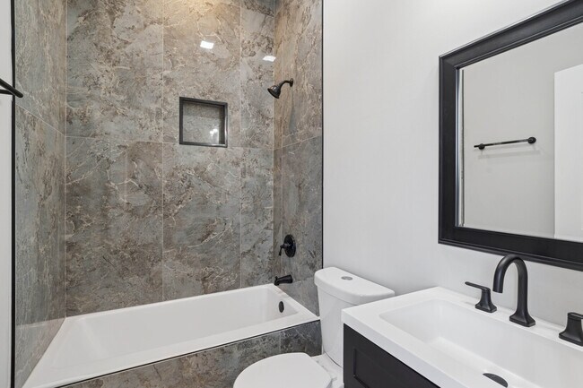 Building Photo - 4839 W Huron St