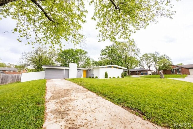 Building Photo - 105 Lowell Ct