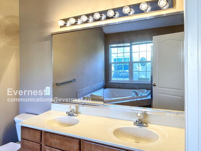 Building Photo - 43206 Somerset Hills Terrace