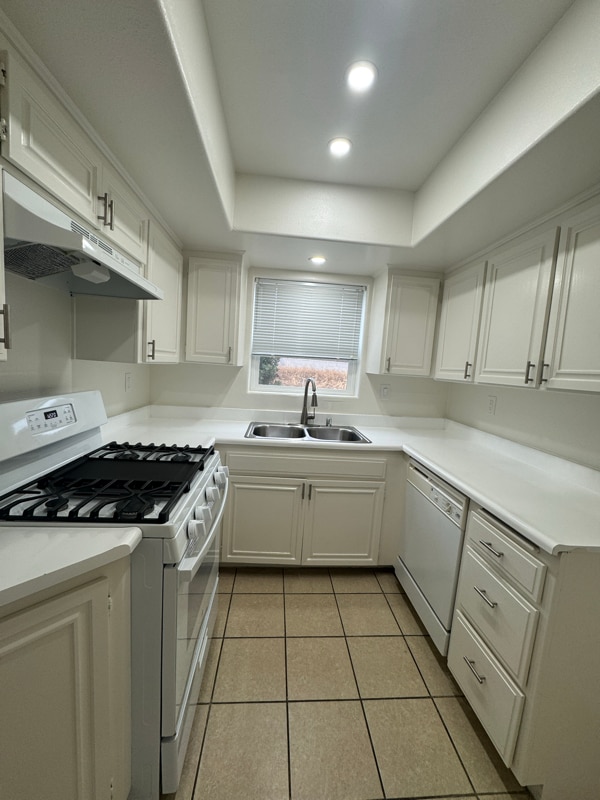 Building Photo - 13012 Riverside Dr