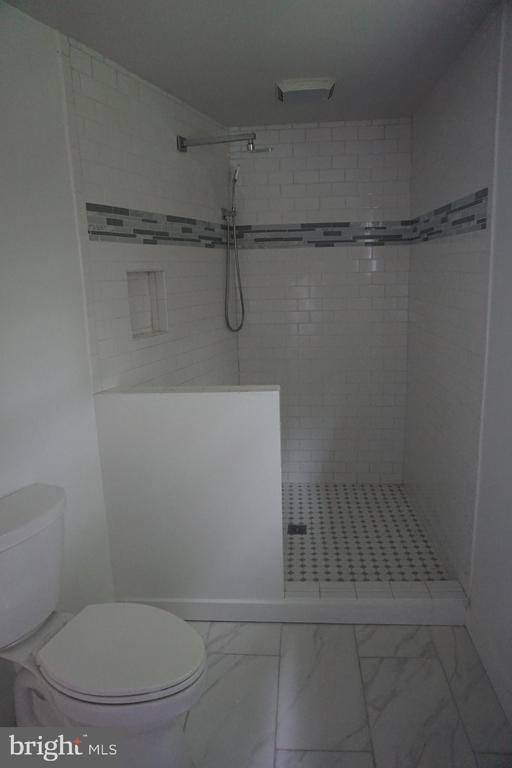 Building Photo - 444 Garrison Forest Rd