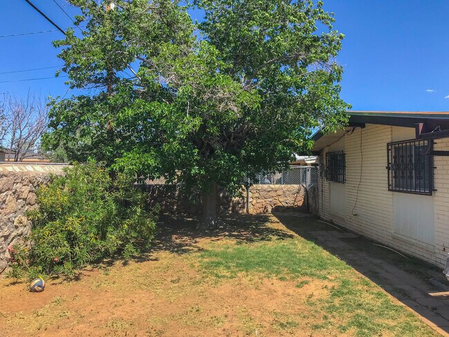 Building Photo - 5221 Edmonton Ave