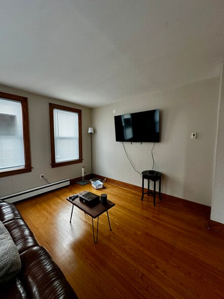 Building Photo - 2 Canfield St