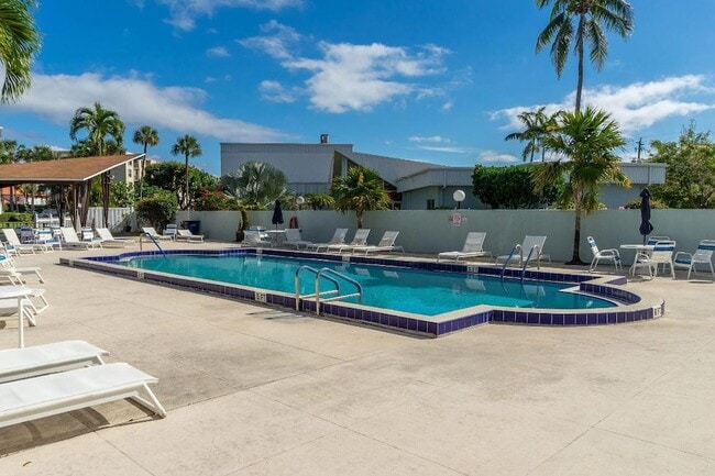 Building Photo - 890 N Federal Hwy