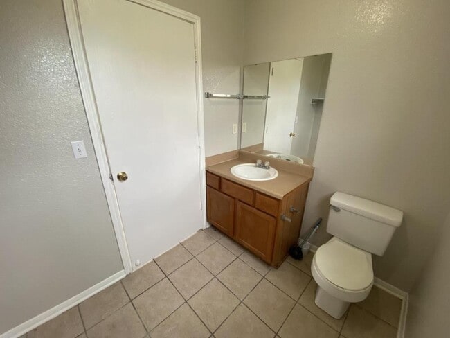 Building Photo - 2807 Cantabrian Dr