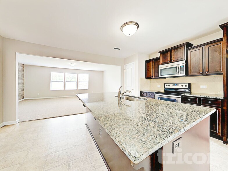 Building Photo - 8187 Thornton St