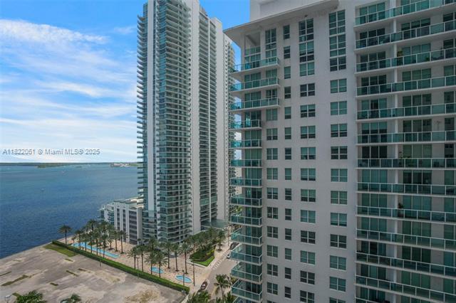 Building Photo - 1200 Brickell Bay Dr